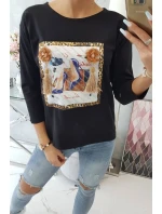 Halenka s 3D grafikou a ozdobnými volánky černá Halenka s 3D grafikou a ozdobnými volánky černá