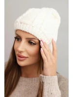 Dámská zimní čepice z vlny s copánkovým vzorem K452 ecru Dámská zimní čepice z vlny s copánkovým vzorem K452 ecru