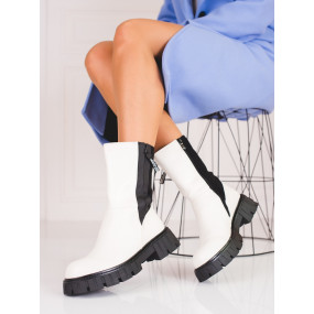 Exkluzívní dámské bílé  kotníčkové boty na plochém podpatku