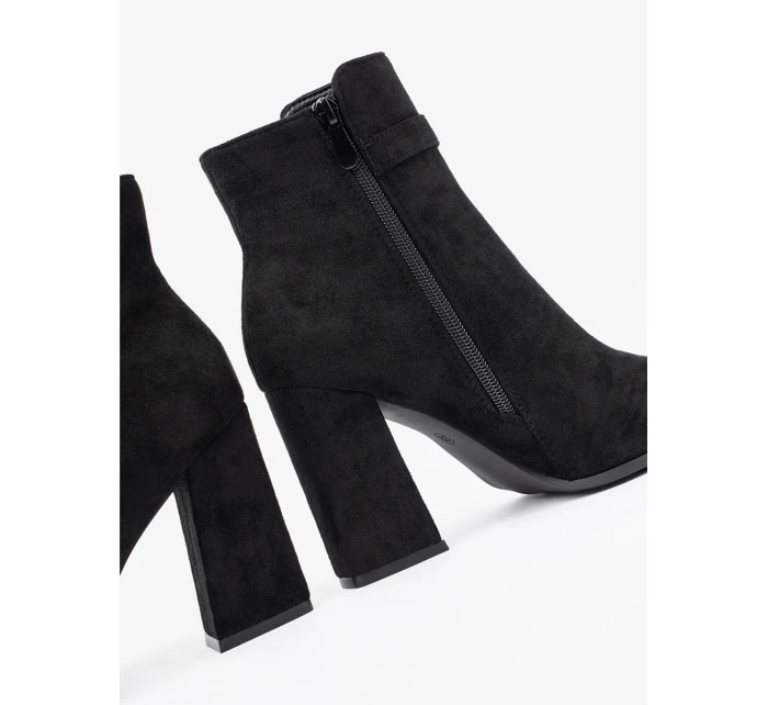 Trendy kotníčkové boty černé dámské na širokém podpatku Trendy kotníčkové boty černé dámské na širokém podpatku