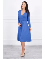 Šaty s výřezem pod prsy z džínoviny