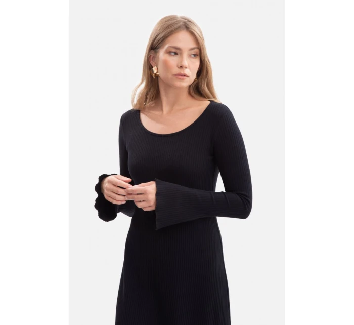 B308 Midi šaty z žebrového úpletu - černé