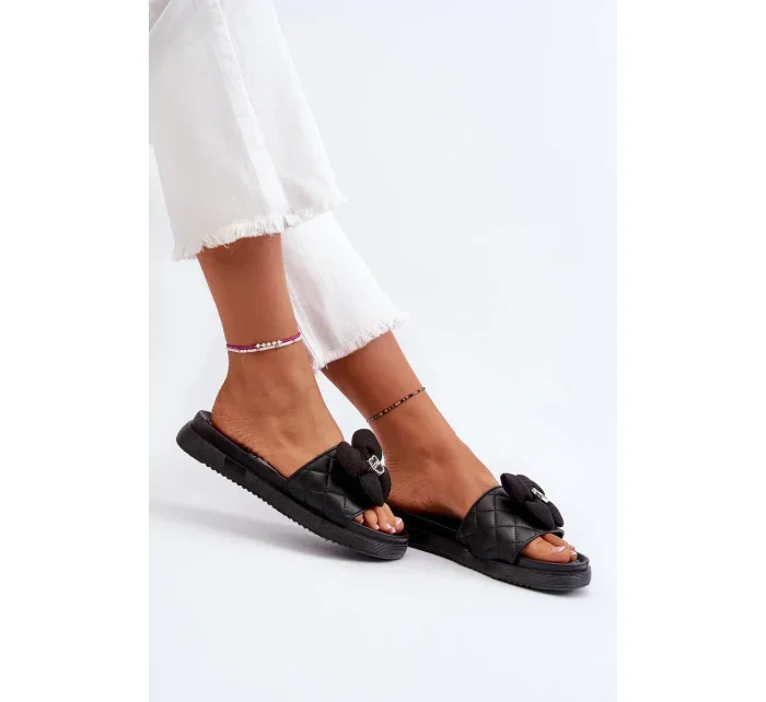 Dámské pantofle se zdobením na nízké platformě, černá cedrella Dámské pantofle se zdobením na nízké platformě, černá cedrella