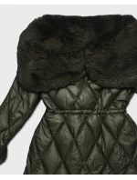 Bunda v khaki barvě s kožešinovou kapucí, která tvoří límec (T3-2635#-22)