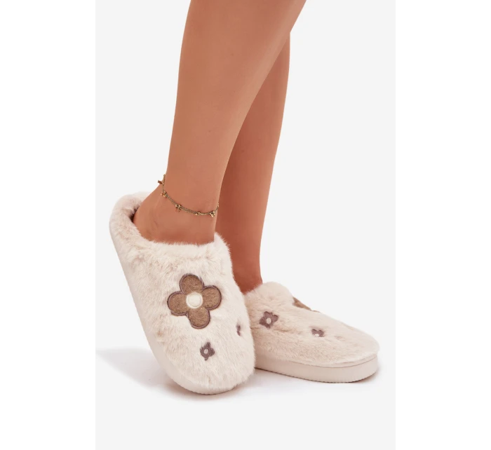 Kožešinové pantofle s květinami béžové Selinne Kožešinové pantofle s květinami béžové Selinne