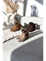 Nazouvací dámské kovbojky z přírodního semiše camel model 21713728 - Boto Nazouvací dámské kovbojky z přírodního semiše camel model 21713728 - Boto