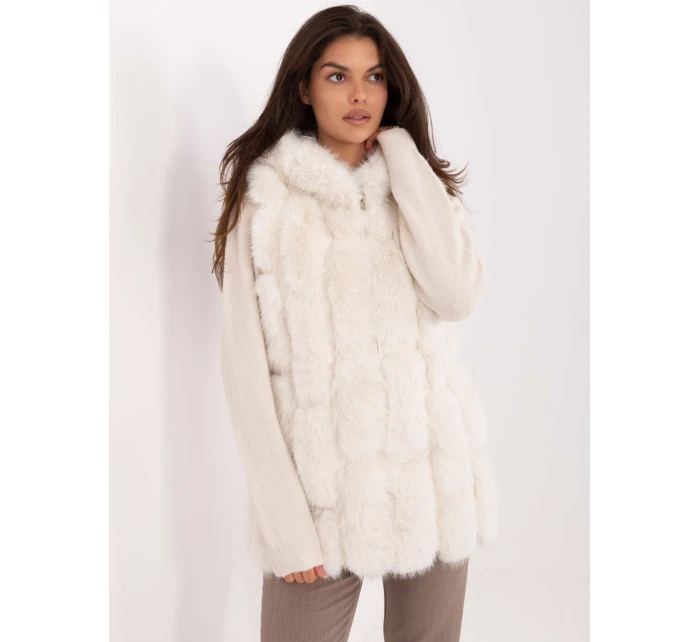 Kamizelka AT KZ model 21300792 ecru - FPrice Kamizelka AT KZ model 21300792 ecru - FPrice