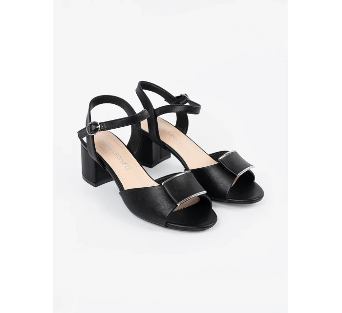 Stylové černé dámské  sandály na širokém podpatku