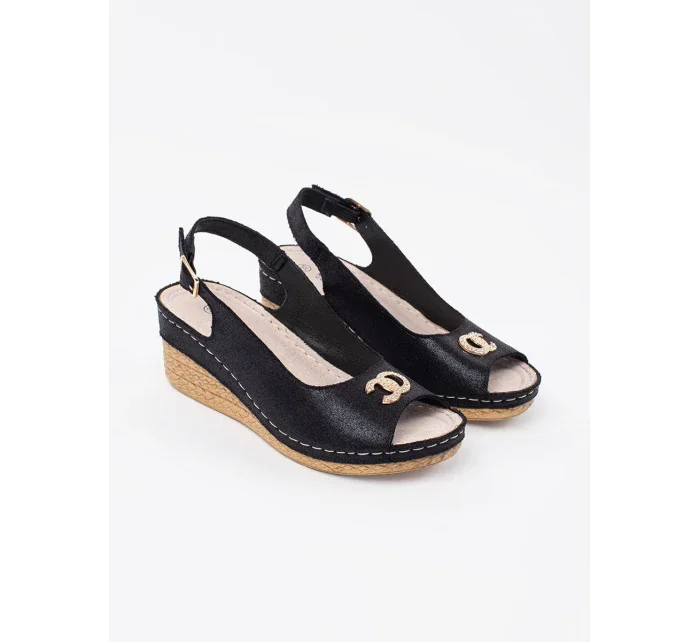 Originální dámské černé sandály na klínku Originální dámské černé sandály na klínku