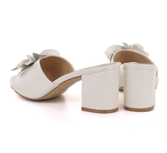 Dámské žabky na kůlu s květinou béžové Potocki LE20336