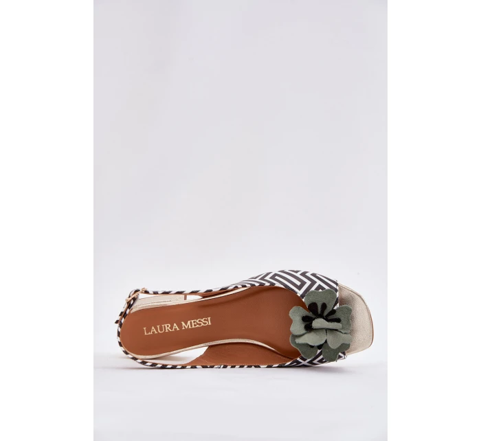 Kožené Dámské Sandály Na Klínku S Dekorativním  model 21702105 - Laura Messi