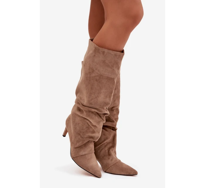 Dámské zateplené kozačky na jehlovém podpatku Mavella – béžové, eko semiš Dámské zateplené kozačky na jehlovém podpatku Mavella – béžové, eko semiš