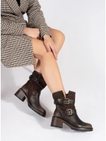 Moderní hnědé kotníčkové boty dámské na širokém podpatku Moderní hnědé kotníčkové boty dámské na širokém podpatku