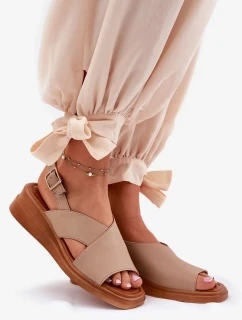 Dámské sandály na klínu z eko kůže – béžové Quilara