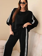Dámský viskózový komplet máslový s širokými nohavicemi a volnou blůzou černý