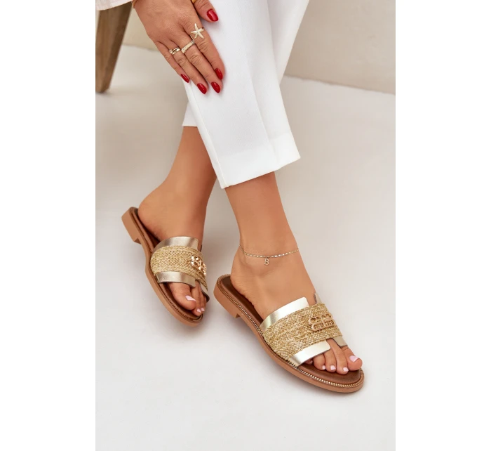 Kožené pantofle s ozdobným detailem a pletením Zazoo 40426 zlaté Kožené pantofle s ozdobným detailem a pletením Zazoo 40426 zlaté