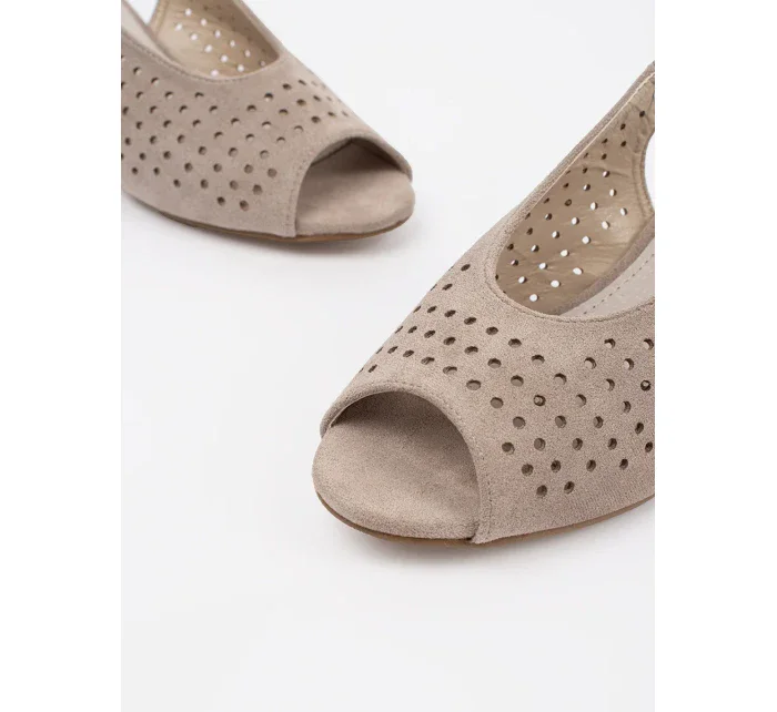 Jedinečné hnědé dámské  sandály na širokém podpatku