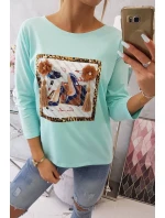 Halenka s 3D grafikou a zdobenými volánky mint Halenka s 3D grafikou a zdobenými volánky mint