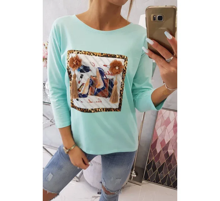 Halenka s 3D grafikou a zdobenými volánky mint Halenka s 3D grafikou a zdobenými volánky mint