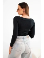 Dámská blůza z viskózy s širokým výstřihem a dlouhým rukávem černá