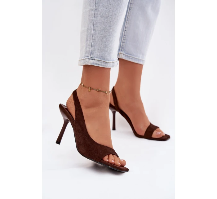 Dámské sandály na podpatku z eko semiše čokoládové model 21951621 - Boto
