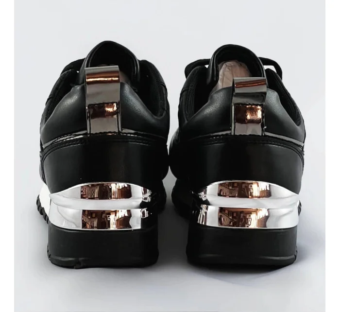 Černé dámské tenisky se podrážkou model 17192539