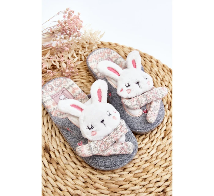 Dětské pantofle na tlusté podrážce šedé model 21641392 - Boto