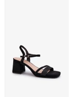 Dámské sandály na vysokém podpatku s lesklým páskem černá Tessata Dámské sandály na vysokém podpatku s lesklým páskem černá Tessata