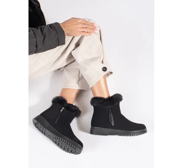 Zajímavé dámské kotníčkové boty černé bez podpatku Zajímavé dámské kotníčkové boty černé bez podpatku