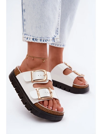 Lakované dámské pantofle Ploché se zlatými sponami model 22122981 bílé - Lee Cooper