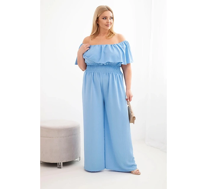 Dámský overal Plus Size s odhalenými model 22092406 s volánem a širokými nohavicemi modrý - K-Fashion