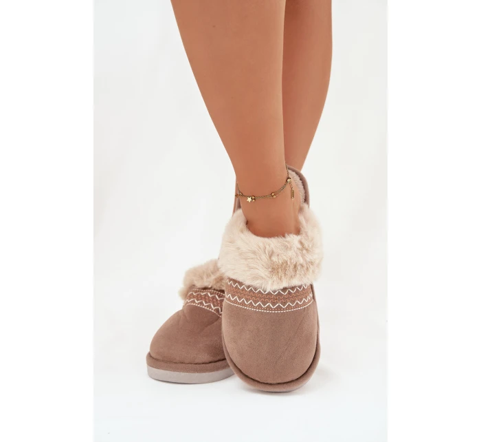 Dámské pantofle s kožíškem a výšivkou Khaki Devianne Dámské pantofle s kožíškem a výšivkou Khaki Devianne