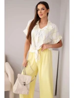Dámský komplet viskózová košile s vázáním a kalhoty s gumou žlutý Dámský komplet viskózová košile s vázáním a kalhoty s gumou žlutý