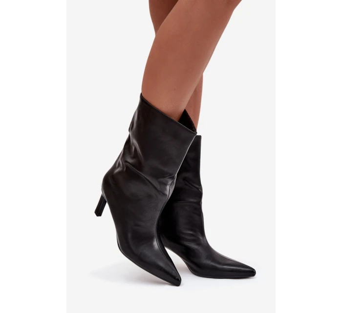 Vklouzněte dámské kotníkové boty na jehlovém podpatku z ekokůže černé Norell Vklouzněte dámské kotníkové boty na jehlovém podpatku z ekokůže černé Norell