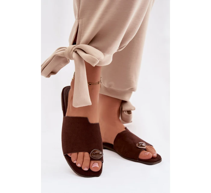 Dámské ploché pantofle s ozdobným detailem z eko semiše Čokoládové Selavine