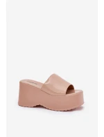 Dámské Pantofle Na Platformě A Klínu Béžové model 21687188 - Boto Dámské Pantofle Na Platformě A Klínu Béžové model 21687188 - Boto