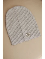 Dámská čepice s proužkem a ozdobným knoflíkem s přídavkem vlny a modalu šedá Dámská čepice s proužkem a ozdobným knoflíkem s přídavkem vlny a modalu šedá