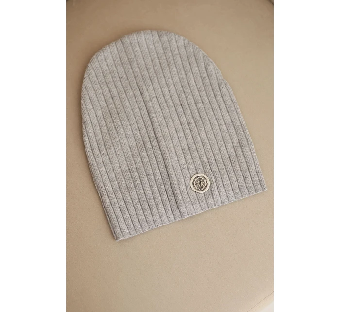 Dámská čepice s proužkem a ozdobným knoflíkem s přídavkem vlny a modalu šedá Dámská čepice s proužkem a ozdobným knoflíkem s přídavkem vlny a modalu šedá