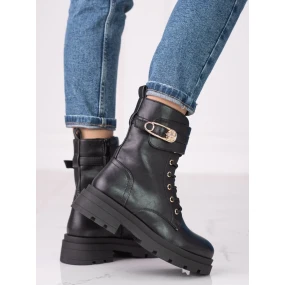 Praktické kotníčkové boty dámské černé na plochém podpatku Praktické kotníčkové boty dámské černé na plochém podpatku