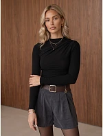 Bluzka damska z rękawem czarna model 22394709 - FashionStreet Bluzka damska z rękawem czarna model 22394709 - FashionStreet