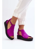 model 21646195 Dámské sandály z semiše Fuchsie - Zazoo