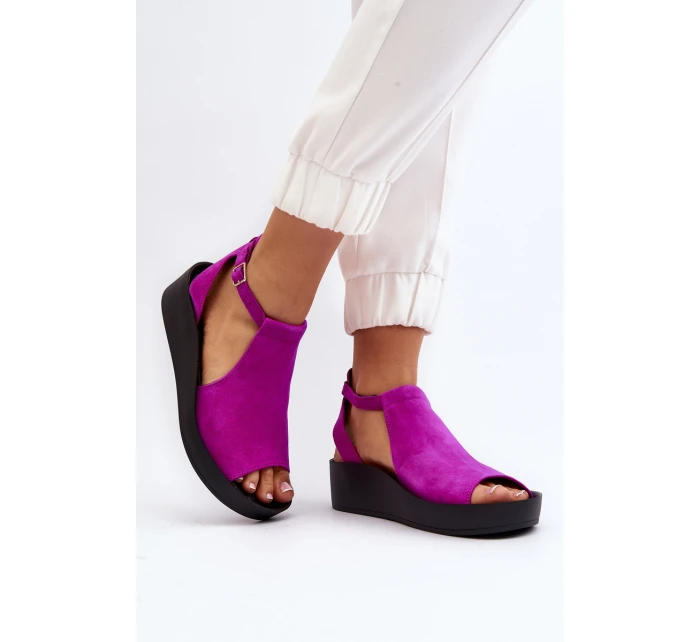 model 21646195 Dámské sandály z semiše Fuchsie - Zazoo