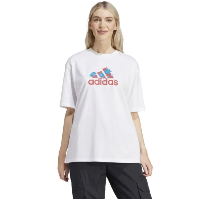 Dámské tričko adidas Flower Pack Badge of Sport bílá IT1421 Dámské tričko adidas Flower Pack Badge of Sport bílá IT1421