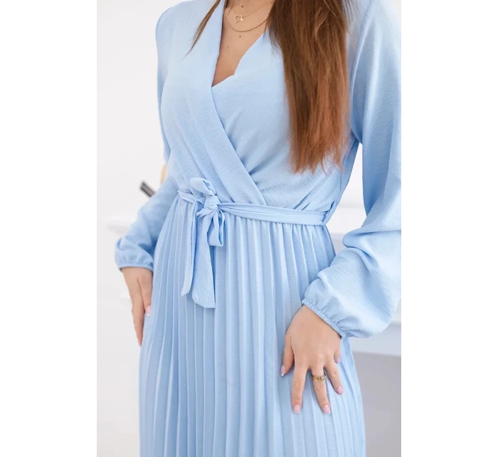 Šaty se svázaným plisovaným lemem modrý Šaty se svázaným plisovaným lemem modrý