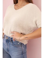 Dámský svetr z měkkého model 21291597 s výstřihem do V krátkým rukávem béžový - K-Fashion Dámský svetr z měkkého model 21291597 s výstřihem do V krátkým rukávem béžový - K-Fashion