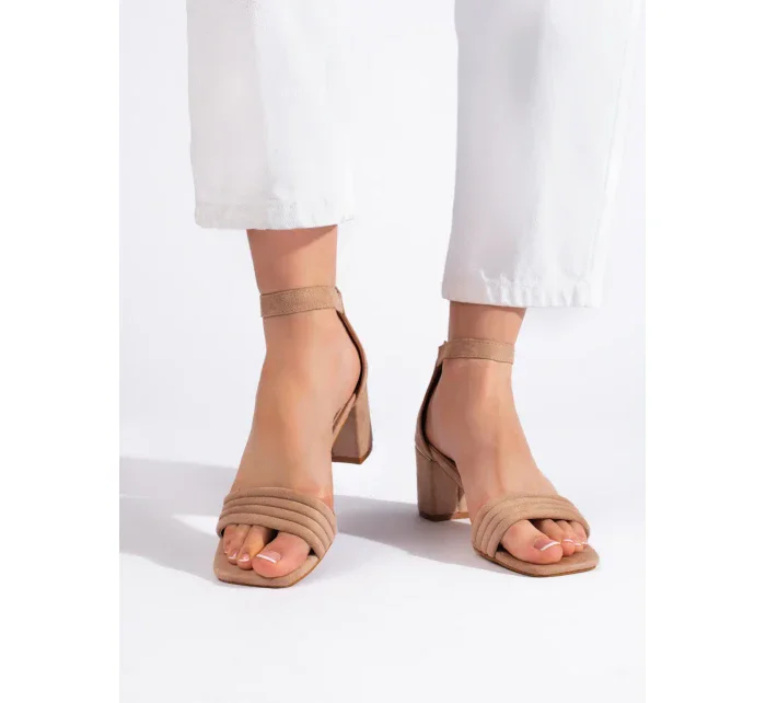 Moderní hnědé sandály dámské na širokém podpatku Moderní hnědé sandály dámské na širokém podpatku