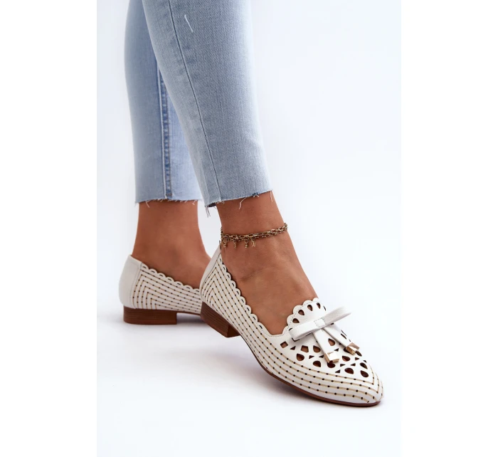 Dámské bílé lodičky s mašlí model 21658382 - Boto