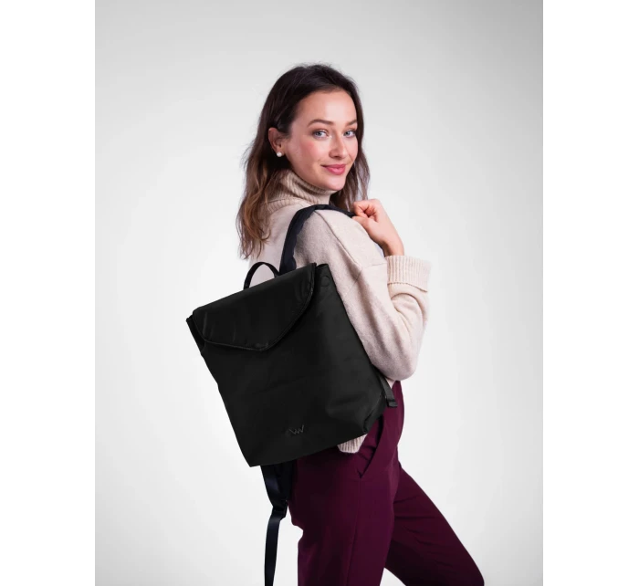Dámský batoh Vuch Joanna Small Black Dámský batoh Vuch Joanna Small Black
