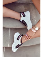 Dámská sportovní obuv nazouvací Bíle model 21591025 - Boto Dámská sportovní obuv nazouvací Bíle model 21591025 - Boto