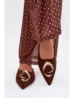 Dámské pantofle s ozdobným zlatým detailem Čokoládové model 21918957 - Boto